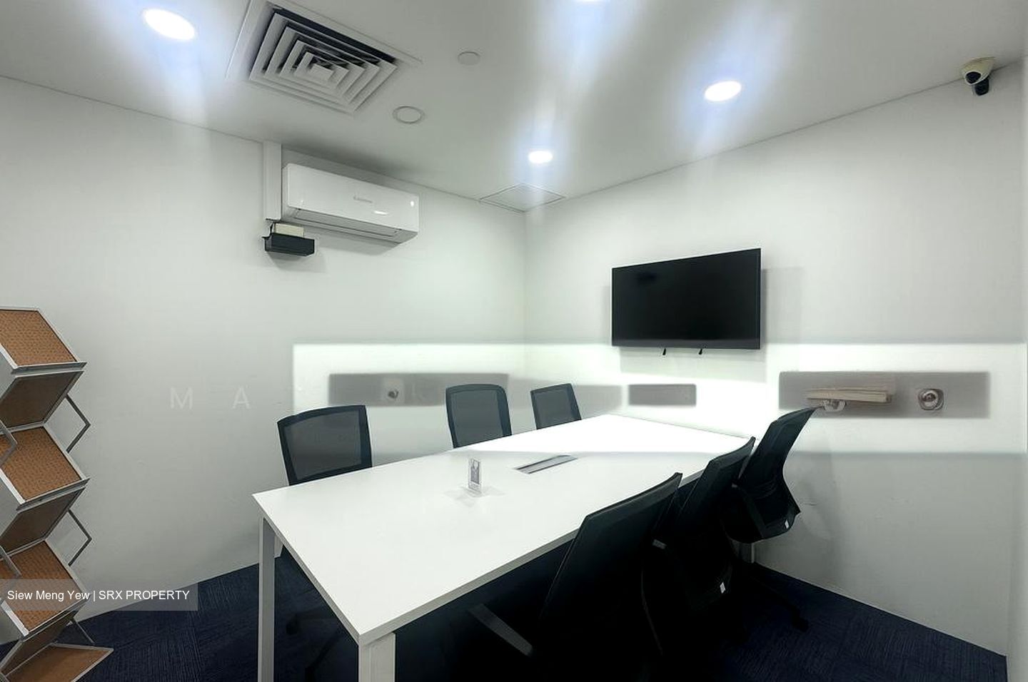 International Plaza (D2), Office #571627411